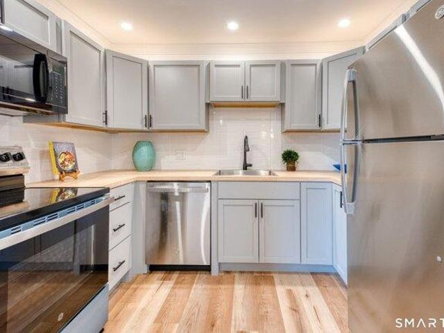 Condo for sale in Cheshire, Naugatuck Valley Planning Region