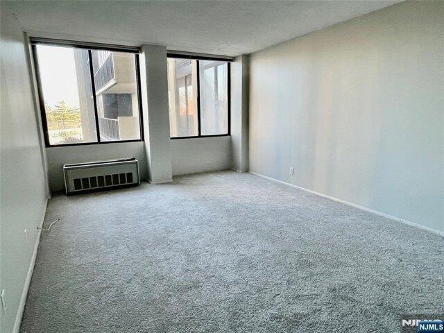 Condo for sale in Fort Lee, New Jersey