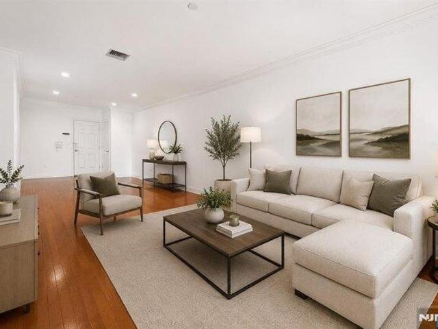 Condo for sale in Cliffside Park, New Jersey