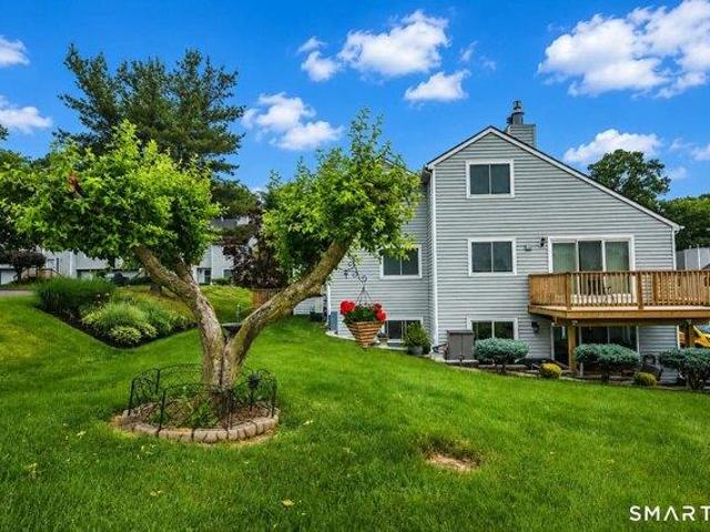 Condo for sale in Cromwell, Connecticut