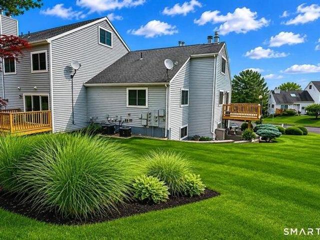 Condo for sale in Cromwell, Connecticut