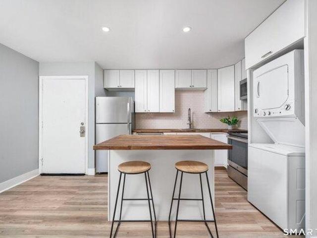 Condo for sale in Cromwell, Connecticut