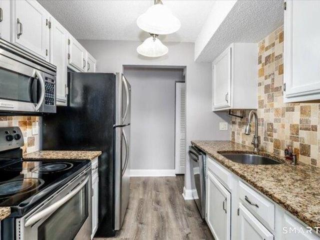 Condo for sale in Beckettville, Danbury