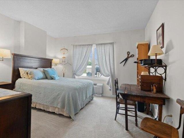 Condo for sale in Edgewater, New Jersey