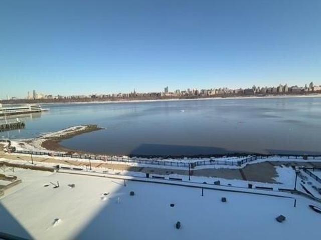 Condo for sale in Edgewater, New Jersey