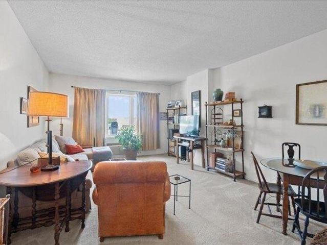 Condo for sale in Edgewater, New Jersey
