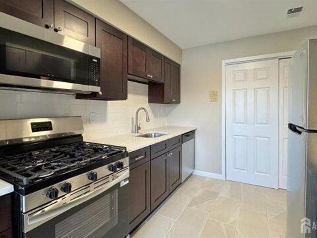 Condo for sale in Edison, New Jersey