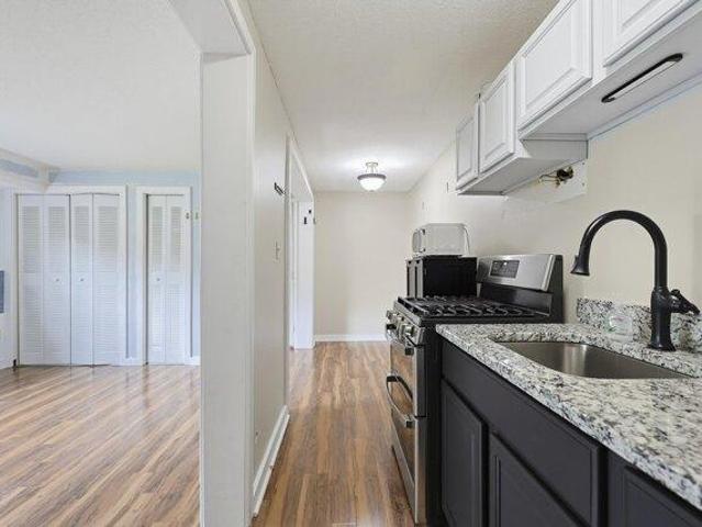 Condo for sale in Oaklands Condominiums, Exeter