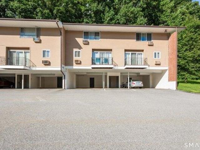 Condo for sale in Farmington, Connecticut
