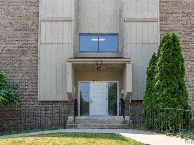 Condo for sale in Farmington, Michigan