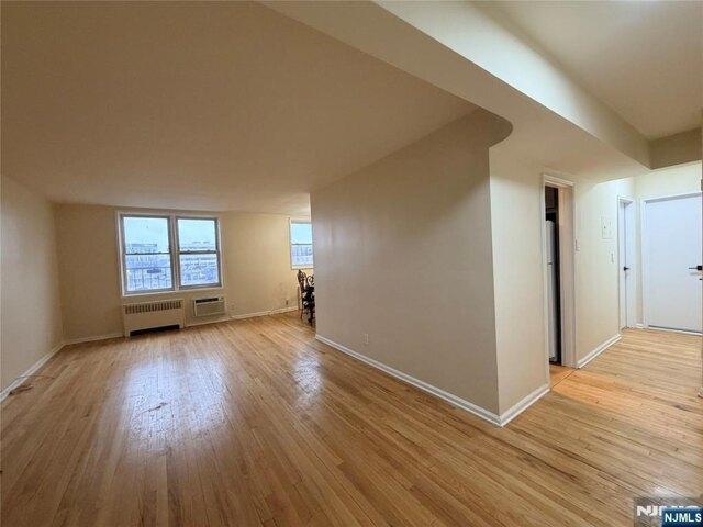 Condo for sale in Fort Lee, New Jersey