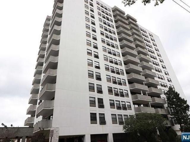 Condo for sale in Fort Lee, New Jersey
