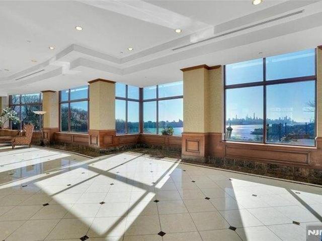 Condo for sale in Fort Lee, New Jersey