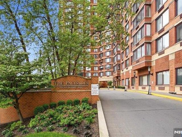Condo for sale in Fort Lee, New Jersey