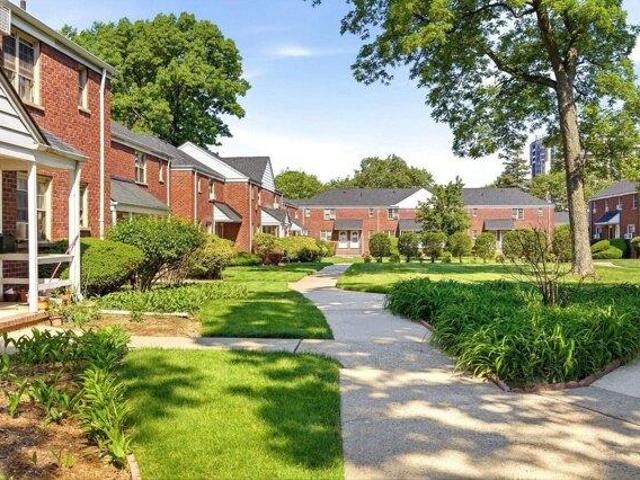 Condo for sale in Fort Lee, New Jersey