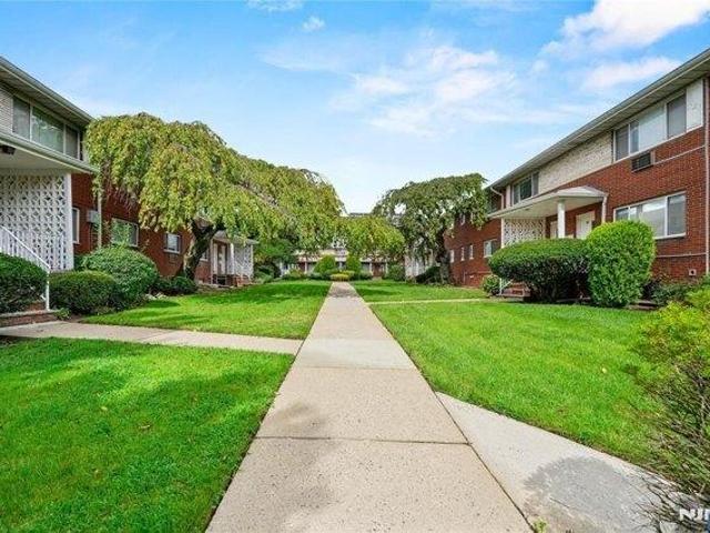 Condo for sale in Fort Lee, Bergen County