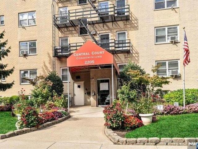 Condo for sale in Coytesville, Fort Lee