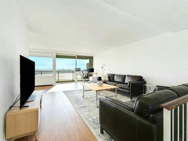 Condo for sale in Fort Lee, Bergen County
