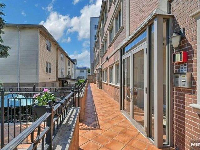 Condo for sale in Hudson, New Jersey