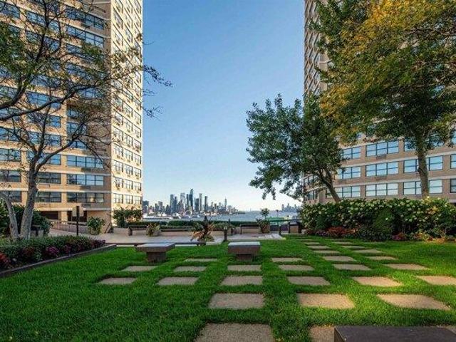 Condo for sale in Hudson, New Jersey