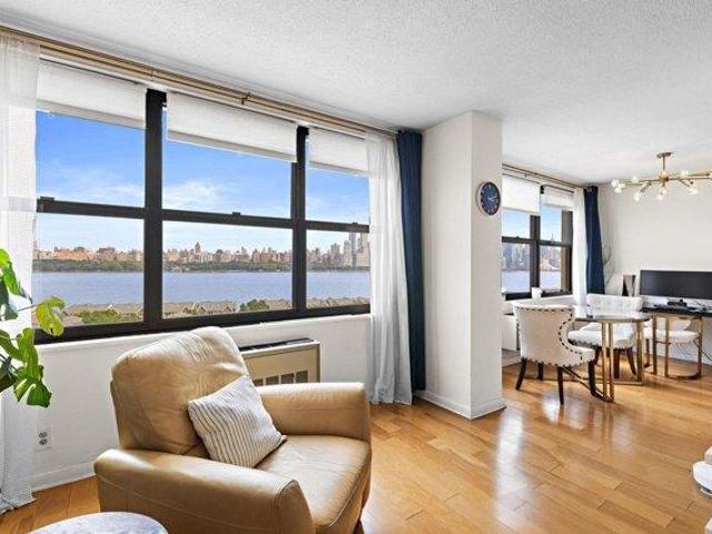 Condo for sale in Guttenberg, Hudson County