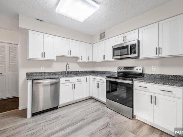Condo for sale in Hackensack, New Jersey