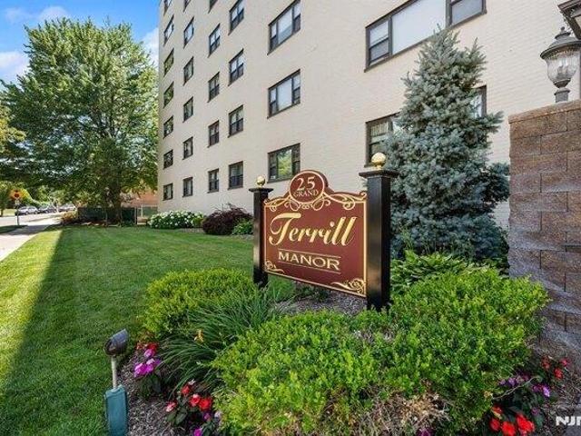 Condo for sale in Hackensack, New Jersey
