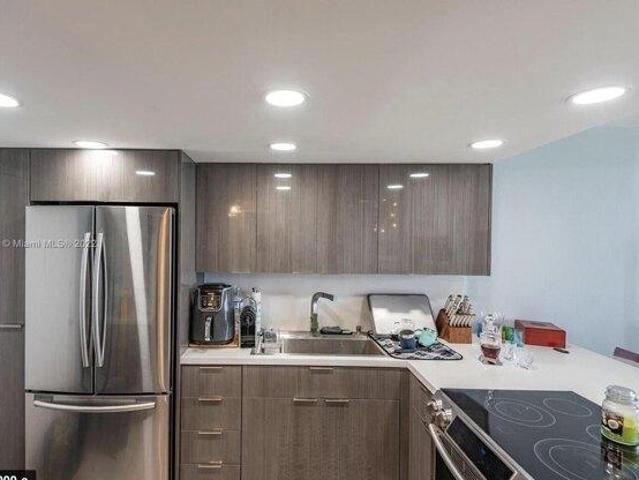 Condo for sale in Hallandale, Florida
