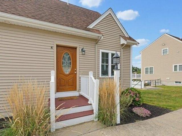 Condo for sale in Hanson, Massachusetts