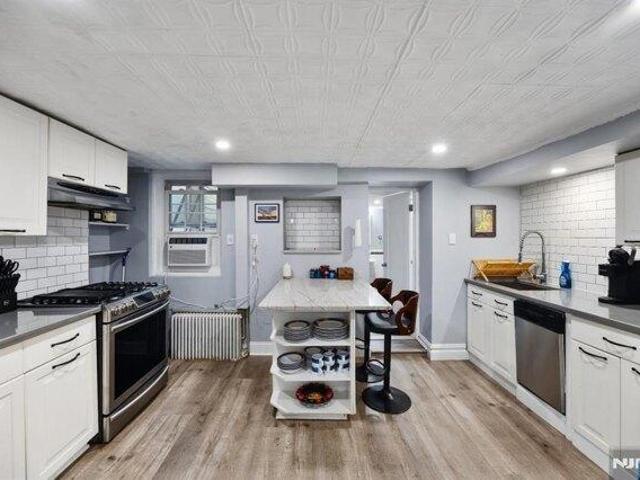 Condo for sale in Hudson, New Jersey