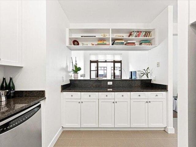 Condo for sale in Hudson, New Jersey