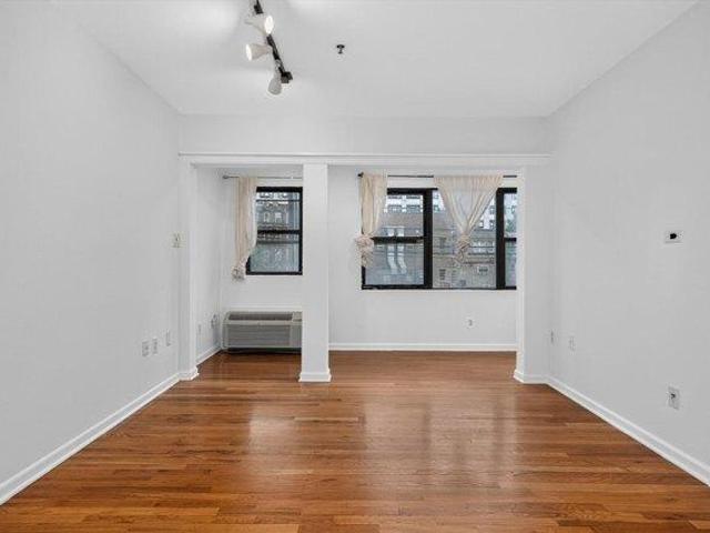 Condo for sale in Hudson, New Jersey
