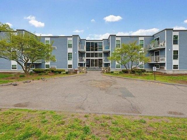 Condo for sale in Holliston, Massachusetts