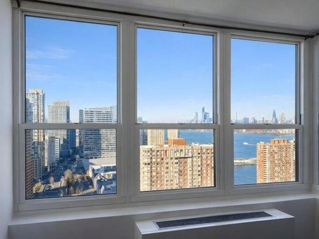 Condo for sale in Hudson, New Jersey