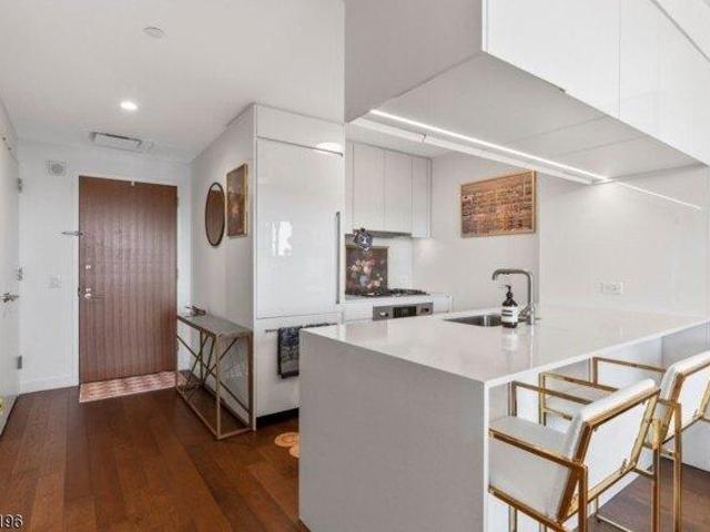 Condo for sale in Colgate Center, Jersey City