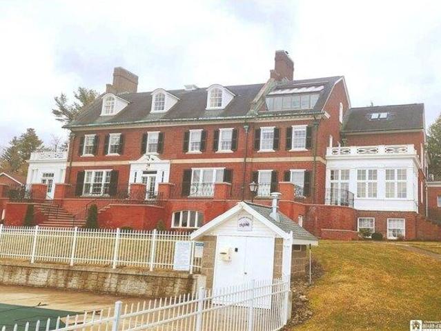 Condo for sale in Lakewood