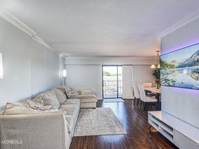 Condo for sale in Linden, New Jersey
