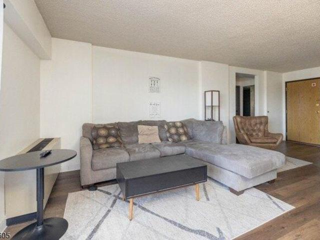 Condo for sale in Linden, New Jersey