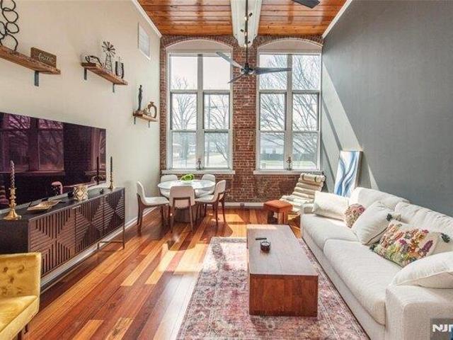 Condo for sale in Passaic, New Jersey