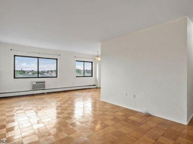 Condo for sale in Lodi, Bergen County