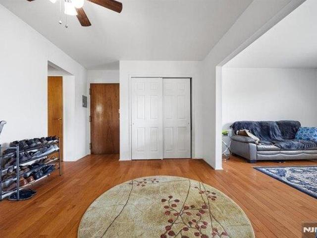 Condo for sale in Lyndhurst, New Jersey