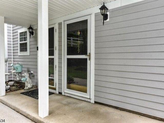 Condo for sale in Paddington Square, Mahwah