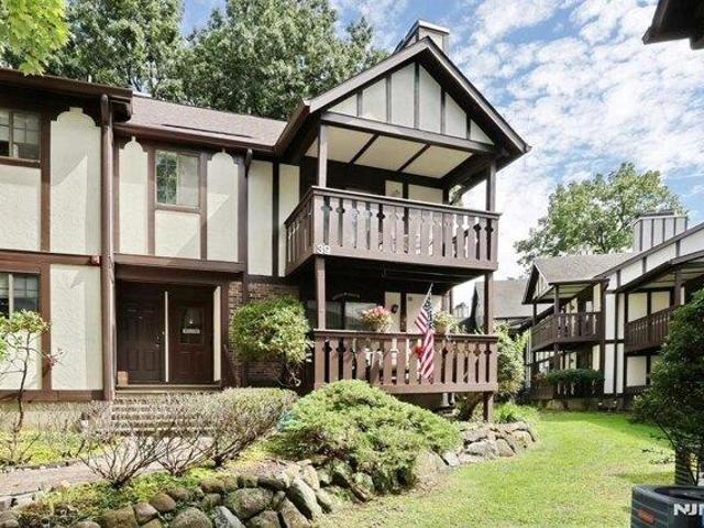 Condo for sale in Society Hill, Mahwah