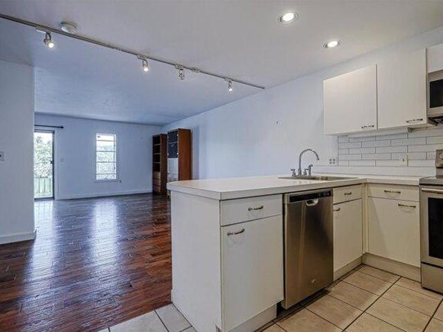 Condo for sale in Manchester, Hillsborough County