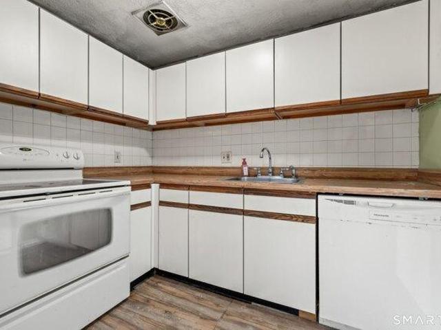 Condo for sale in Middletown, Connecticut
