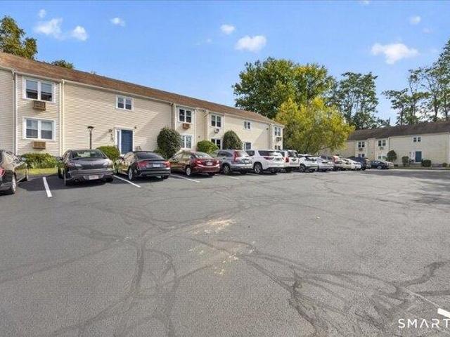 Condo for sale in Fort Trumbull, Milford
