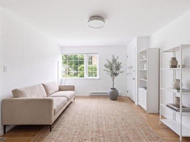 Condo for sale in Millburn, New Jersey