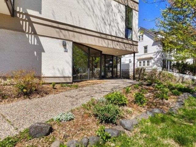 Condo for sale in Hennepin, Minnesota