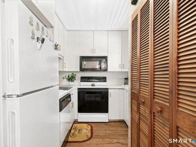 Condo for sale in Monroe, Connecticut