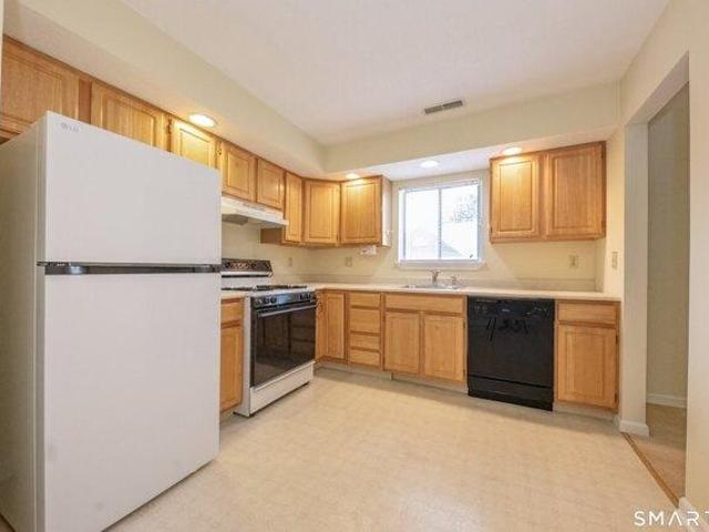 Condo for sale in Monroe, Connecticut
